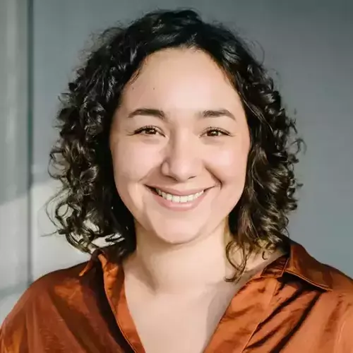 Dinah Schmechel, themis